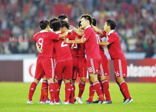 中国足球国家队一年赞助费（国足赞助商多少钱）